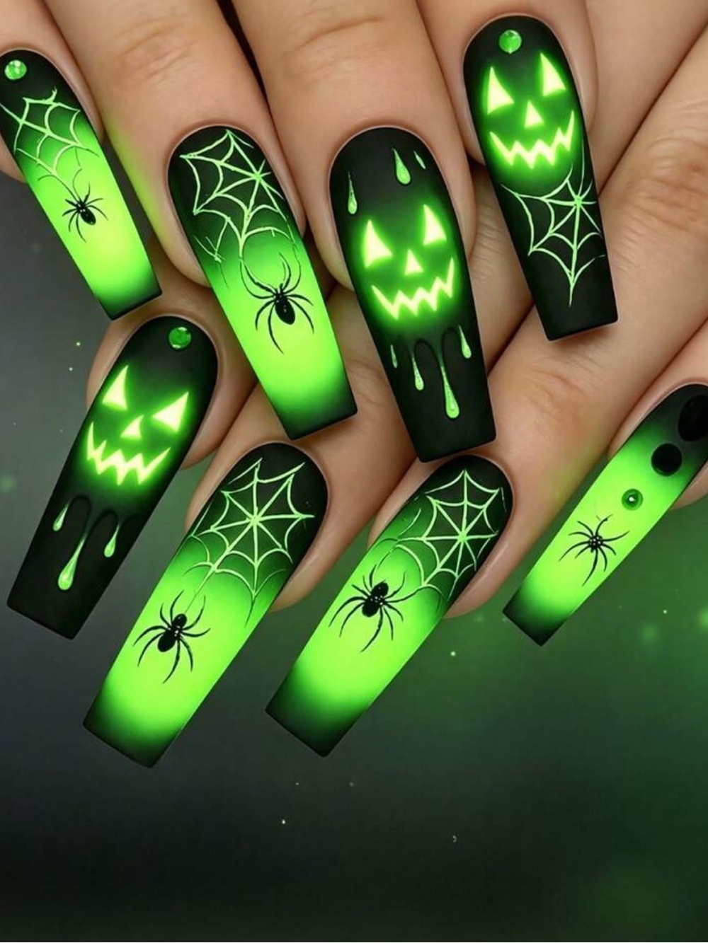 24pc Press On Nail Set from the Nail Bar 💅